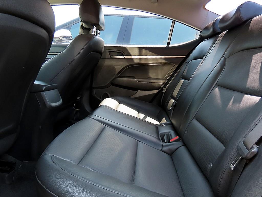 HYUNDAI Avante - Vista 6