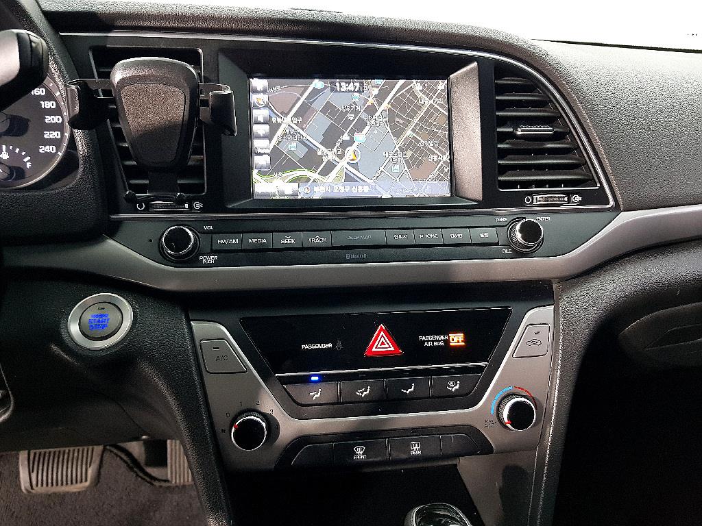 HYUNDAI Avante 2017 Gris - Importación desde Corea - HF Imports Iquique - Foto 13