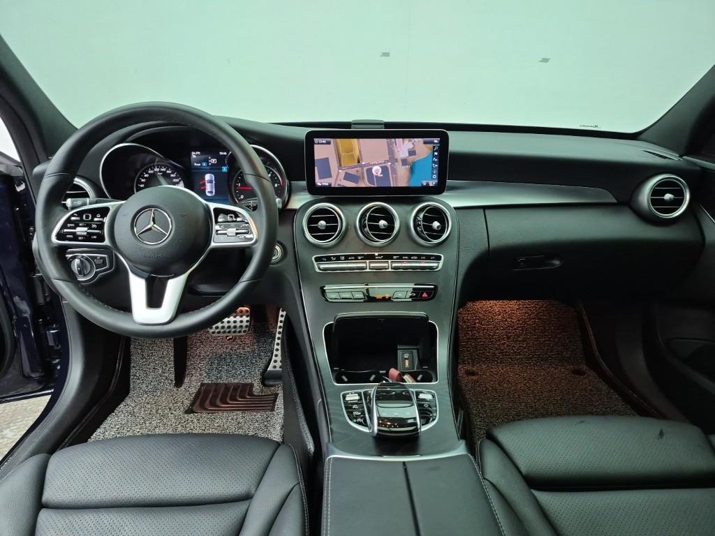 Mercedes Benz C Class - Vista 5