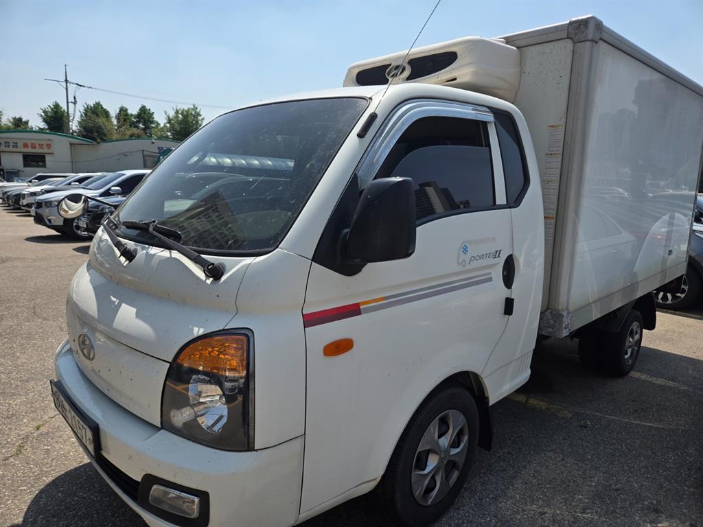 Small Truck Cargo (small) - Vista 2