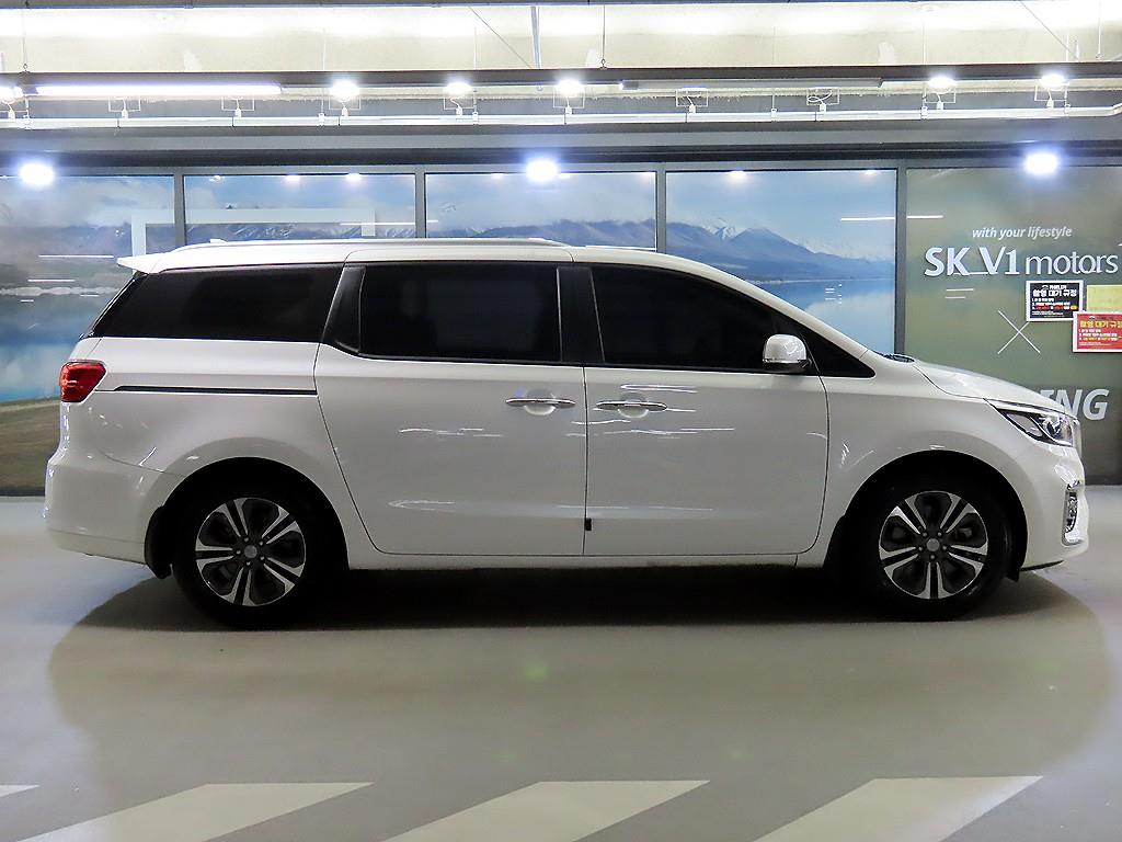 KIA Carnival - Vista 3