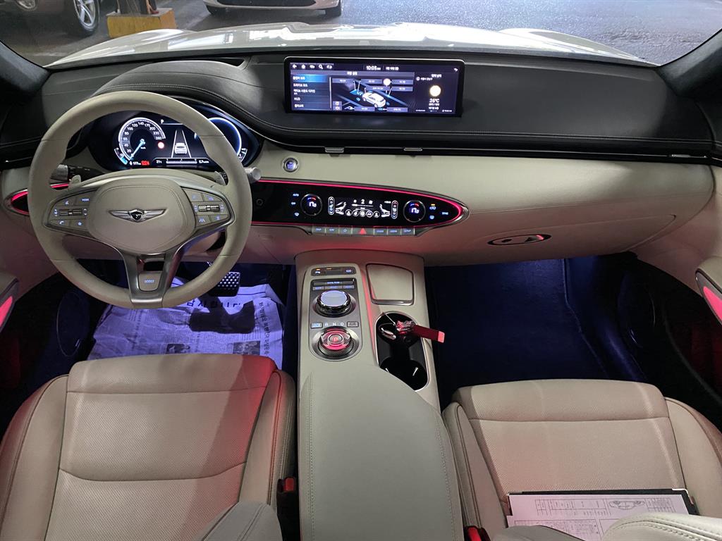 Genesis GV70 - Vista 6