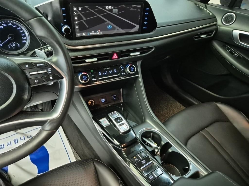 HYUNDAI Sonata - Vista 10