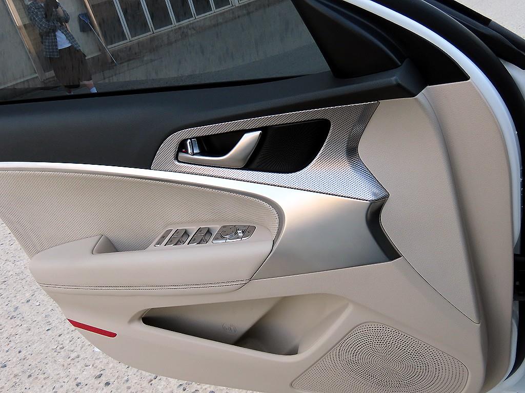 Genesis G70 - Vista 11