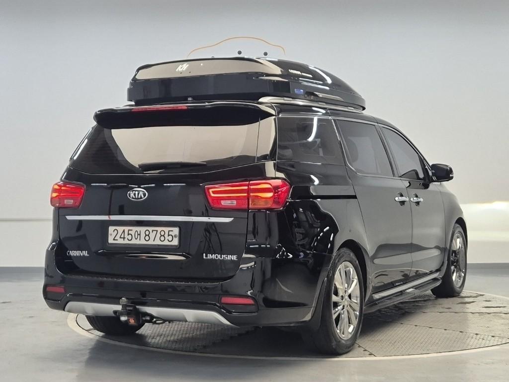 KIA Carnival - Vista 4