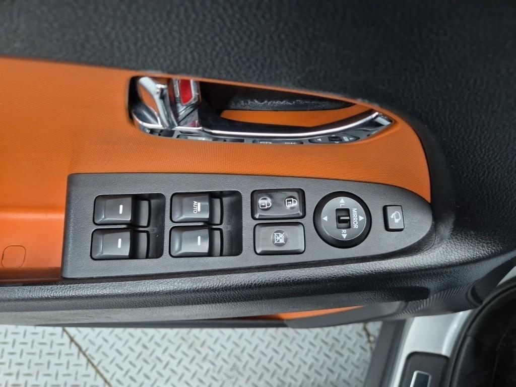 KIA Sportage 2011 Plateado - Importación desde Corea - HF Imports Iquique - Foto 18