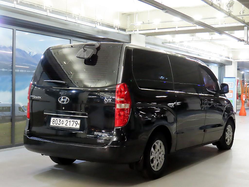 HYUNDAI Starex - Vista 4