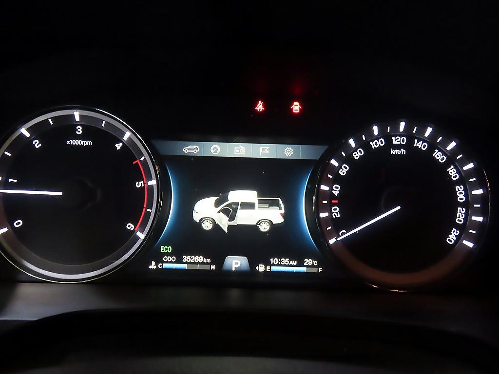 Ssangyong Rexton - Vista 9