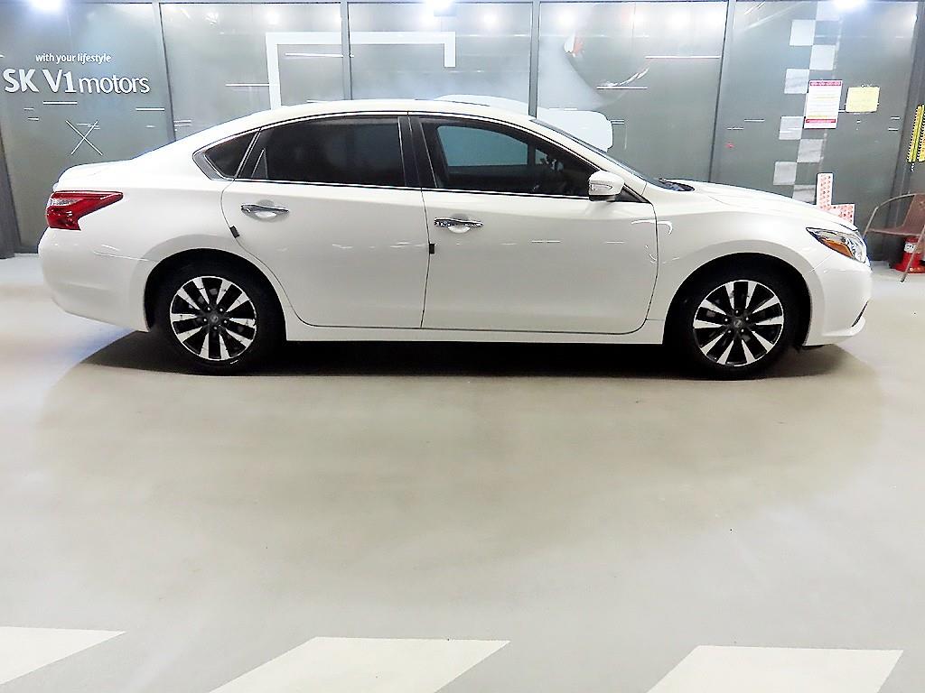 Nissan Altima - Vista 3