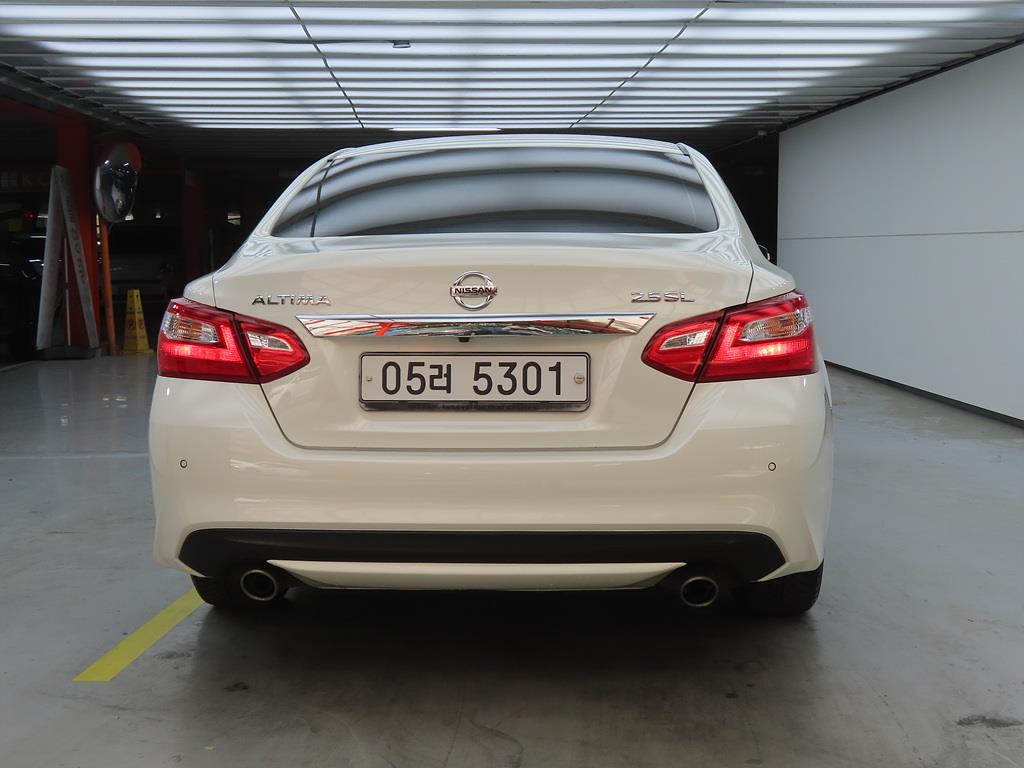 Nissan Altima - Vista 3
