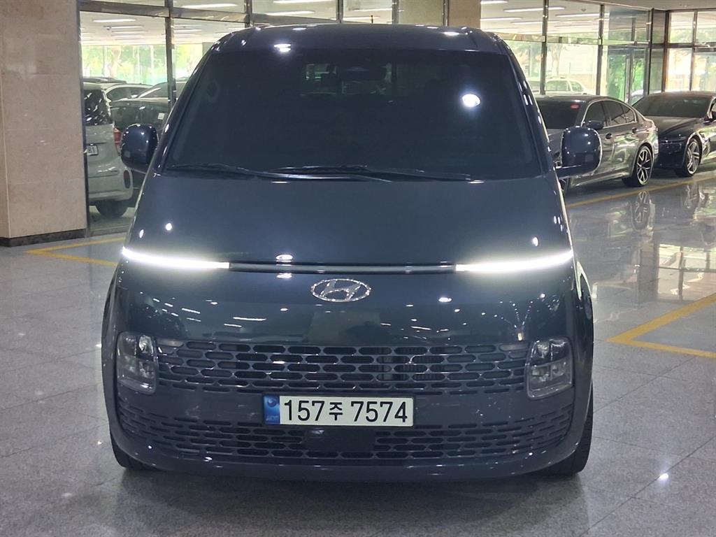 HYUNDAI Staria - Vista 2
