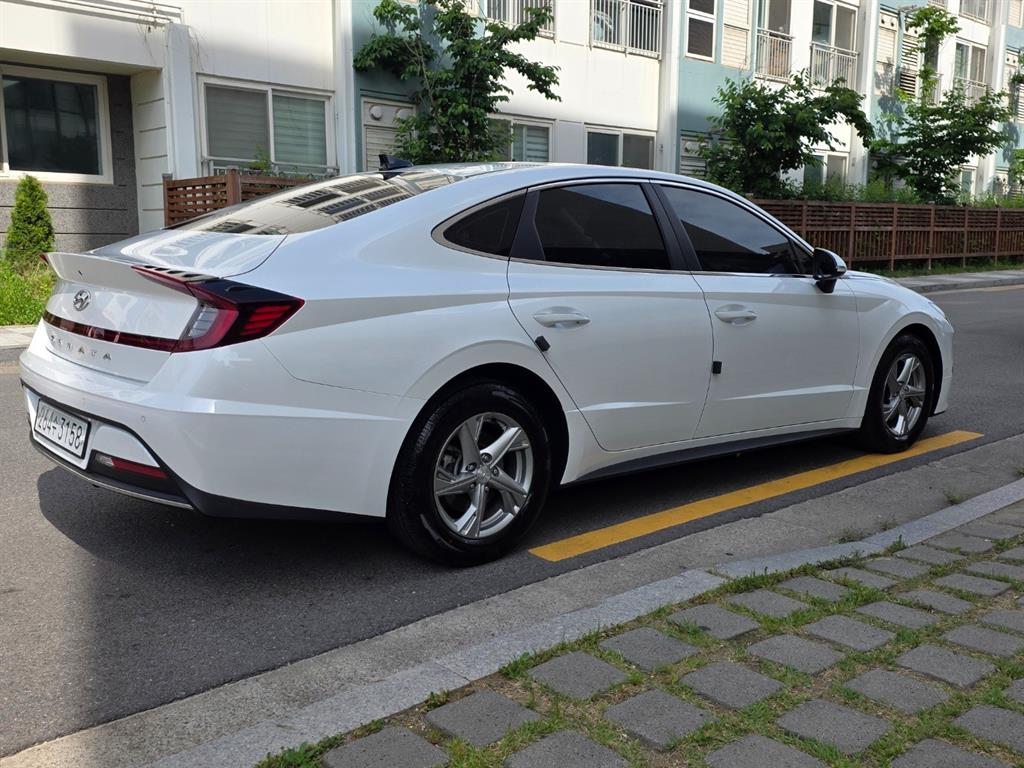 HYUNDAI Sonata - Vista 6
