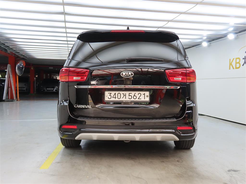 KIA Carnival - Vista 3