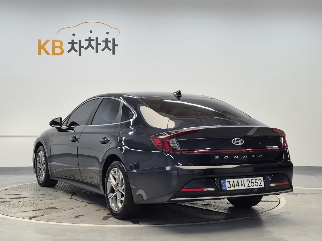 HYUNDAI Sonata - Vista 2