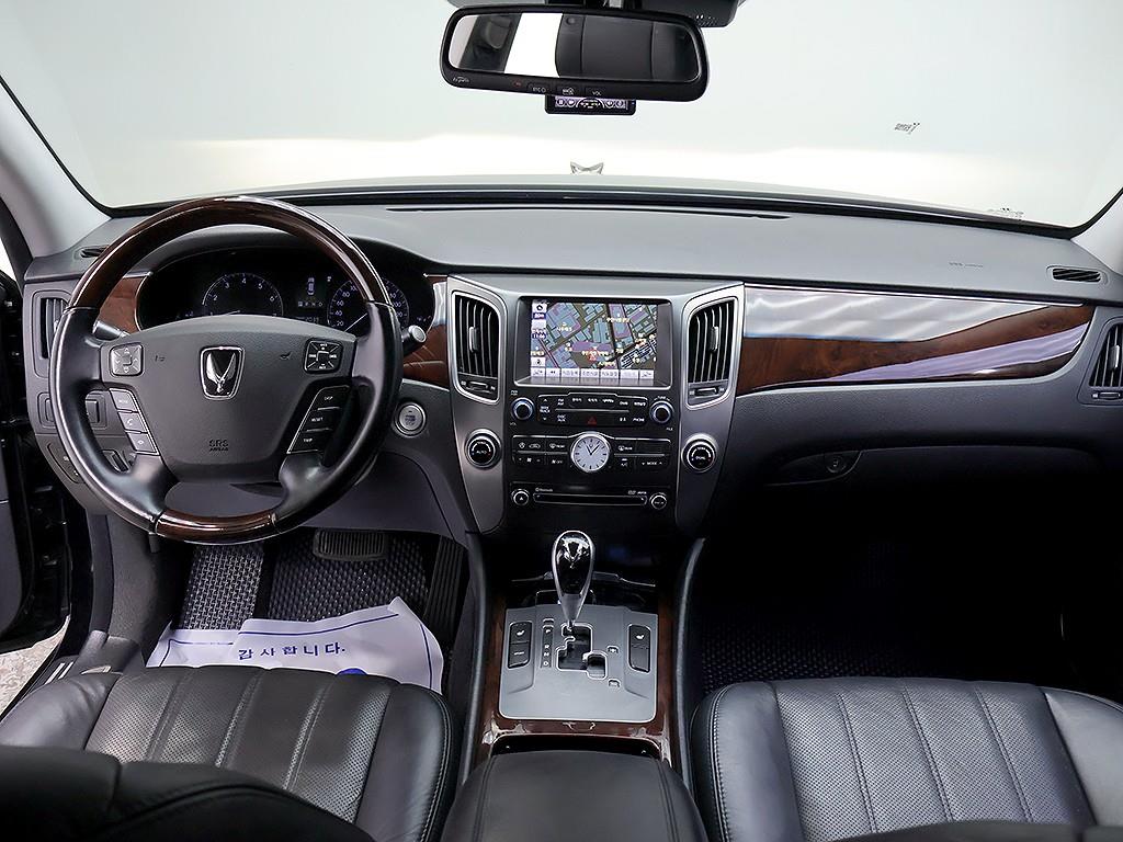 HYUNDAI Equus - Vista 9