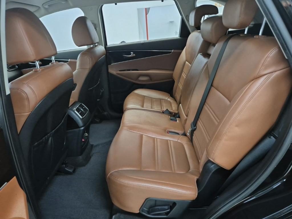 KIA Sorento - Vista 12