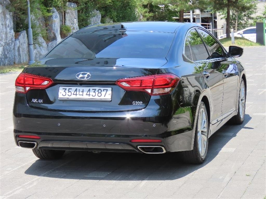 HYUNDAI Aslan - Vista 5