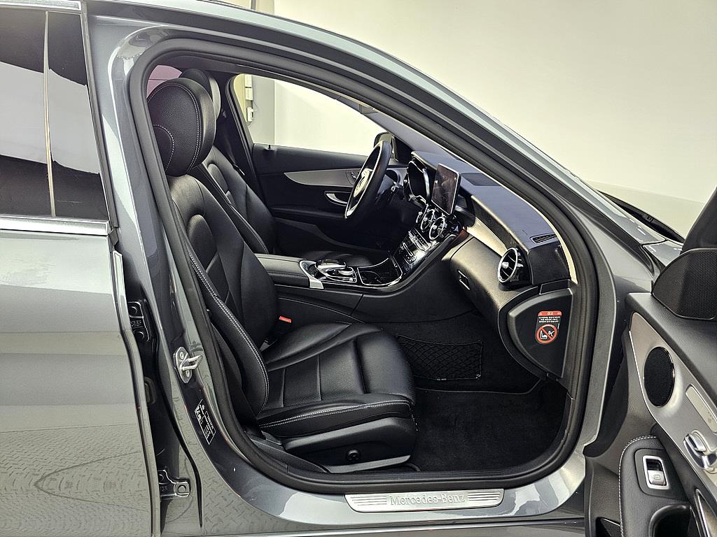 Mercedes Benz C Class - Vista 11