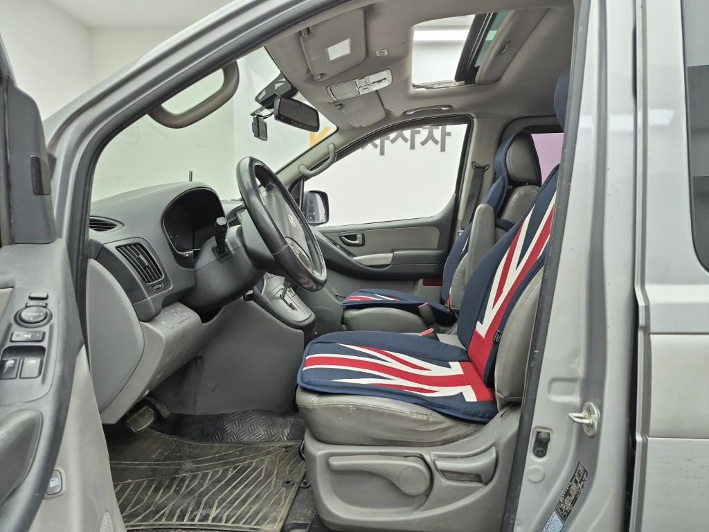 HYUNDAI Starex - Vista 11