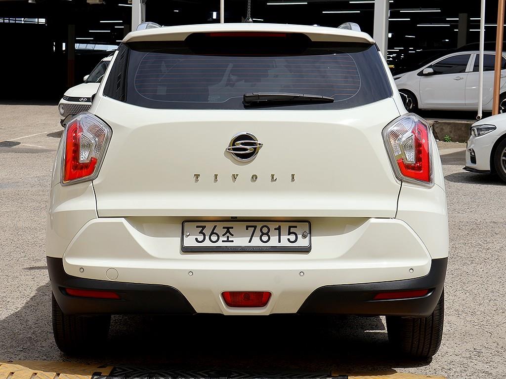 Ssangyong Tivoli - Vista 5