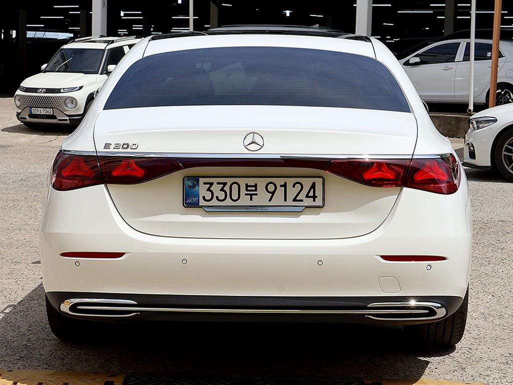 Mercedes Benz E class - Vista 5