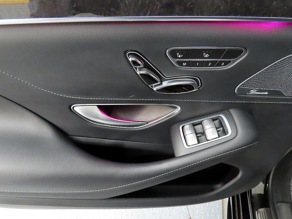 Mercedes Benz S Class - Vista 12