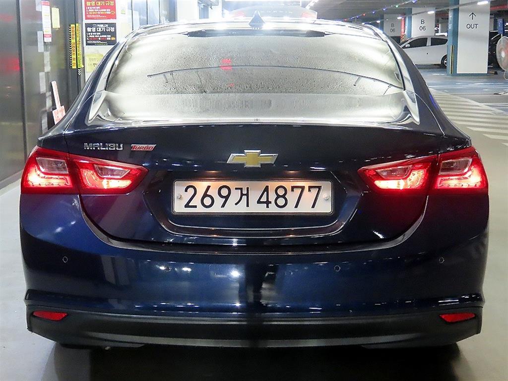 Chevrolet Malibu - Vista 5