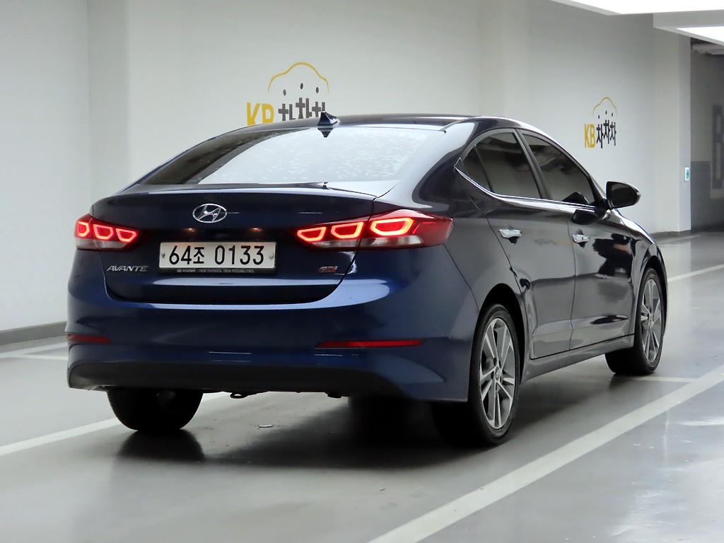 HYUNDAI Avante - Vista 4