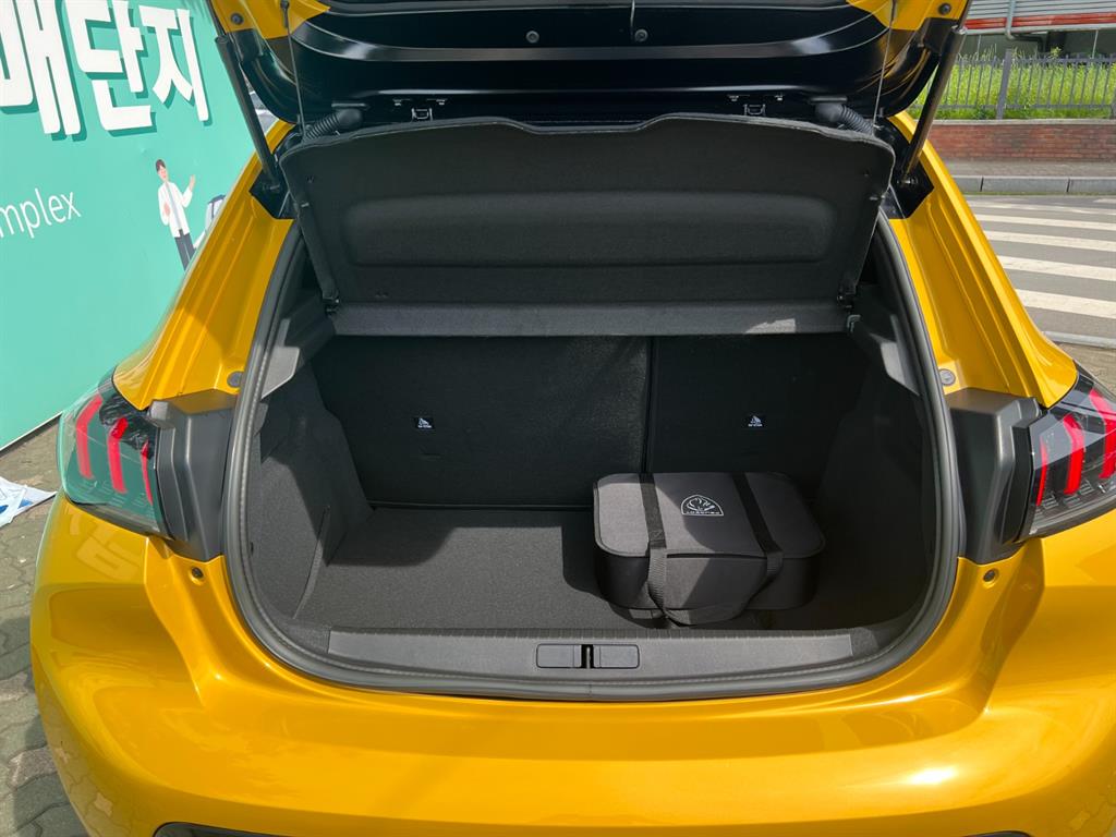 Peugeot 208 2023 Amarillo - Importación desde Corea - HF Imports Iquique - Foto 19