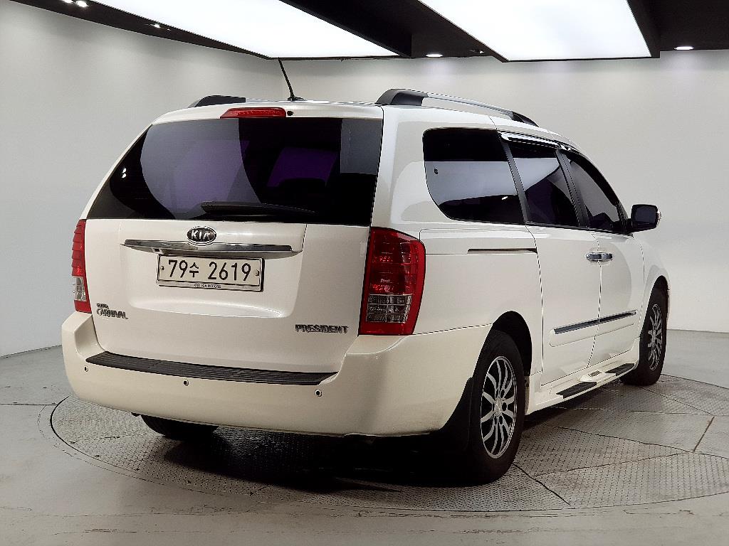 KIA Carnival - Vista 4