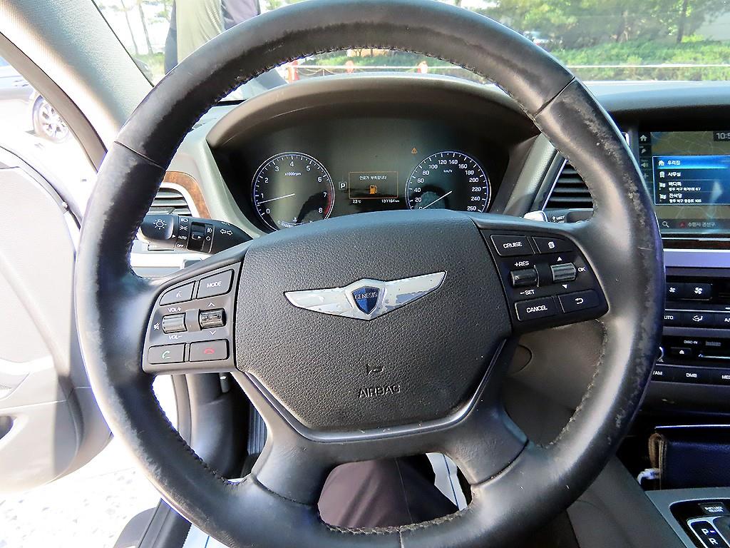 HYUNDAI Genesis - Vista 8