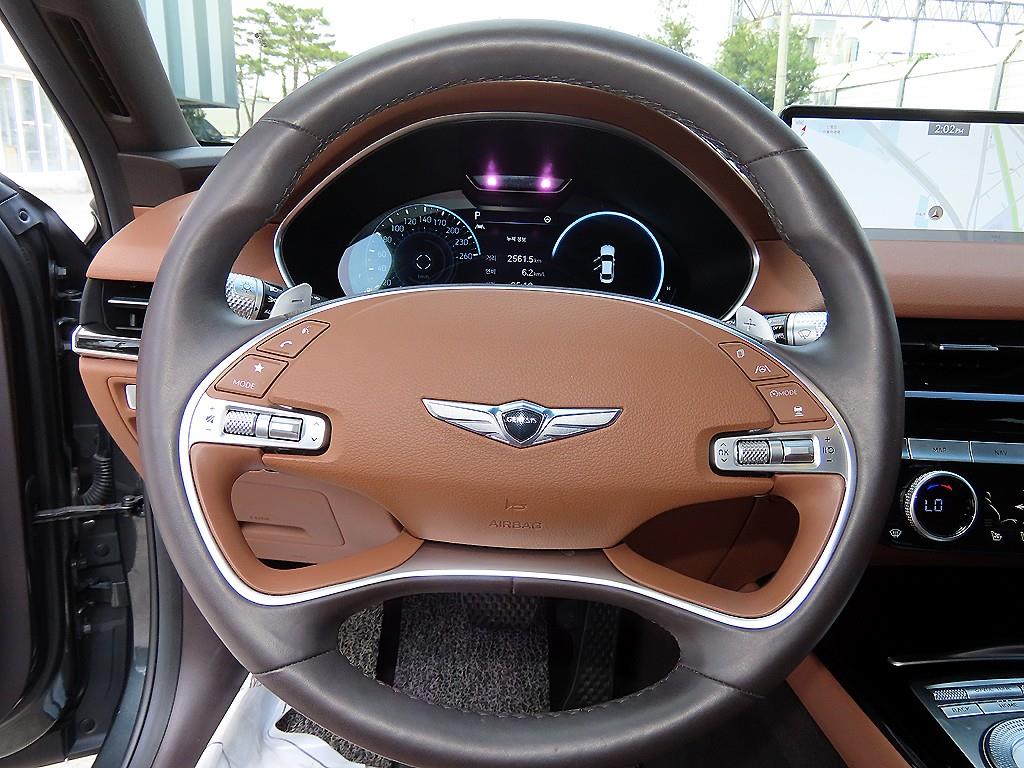 Genesis G80 - Vista 8