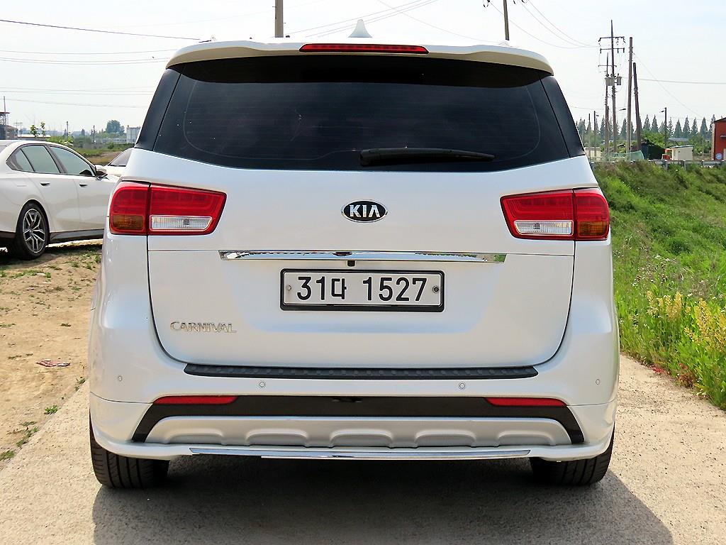 KIA Carnival - Vista 4