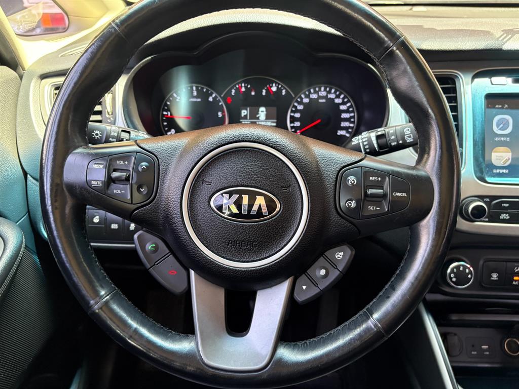 KIA Carens 2017 Gris - Importación desde Corea - HF Imports Iquique - Foto 13