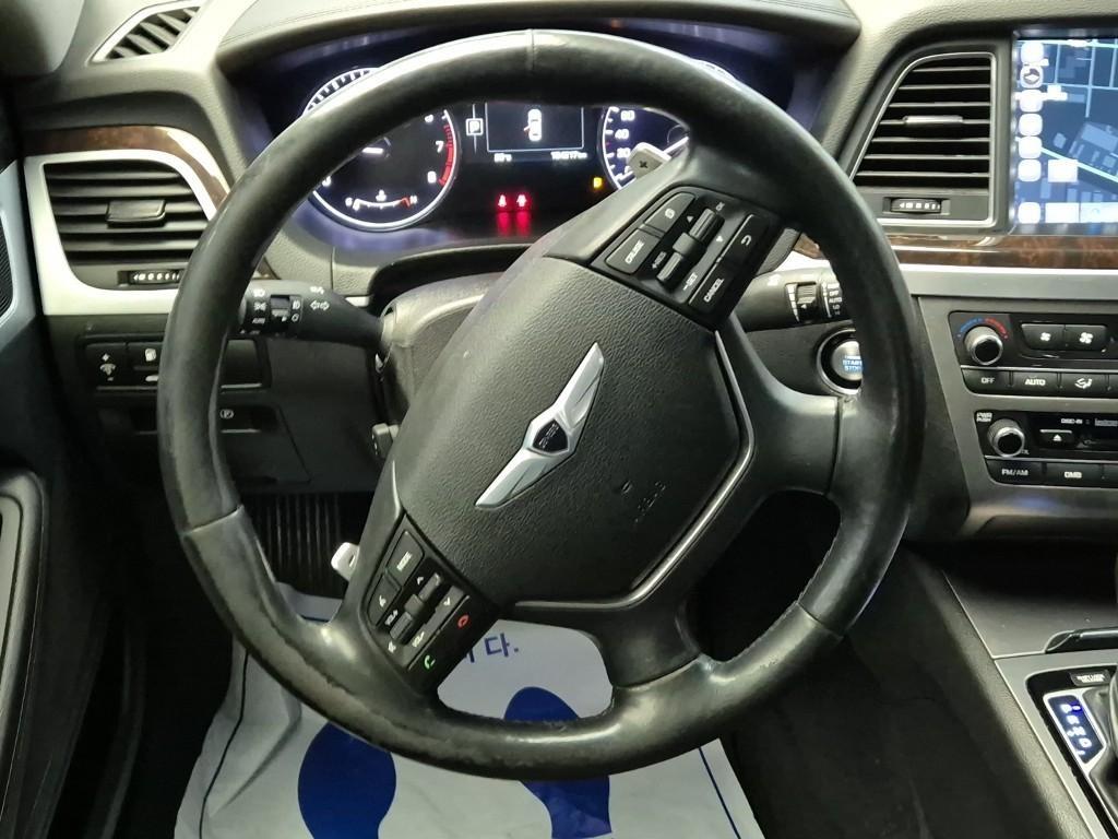 HYUNDAI Genesis - Vista 9