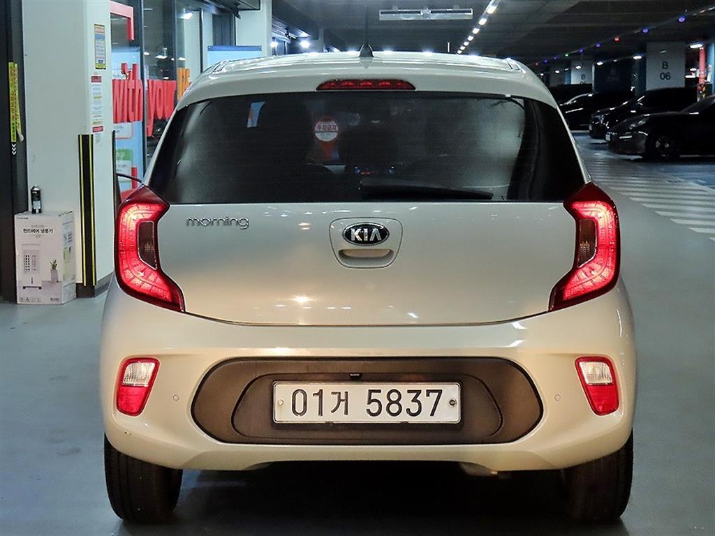 KIA Morning - Vista 5