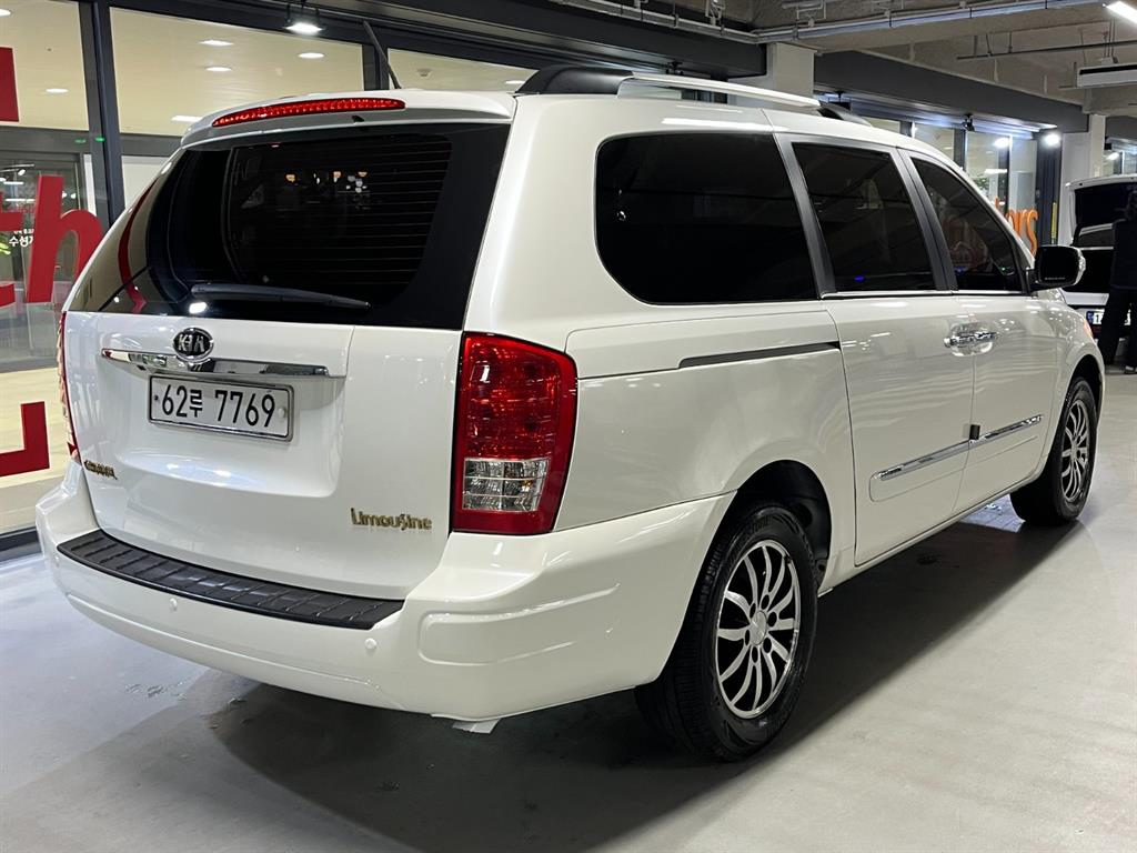 KIA Carnival - Vista 4
