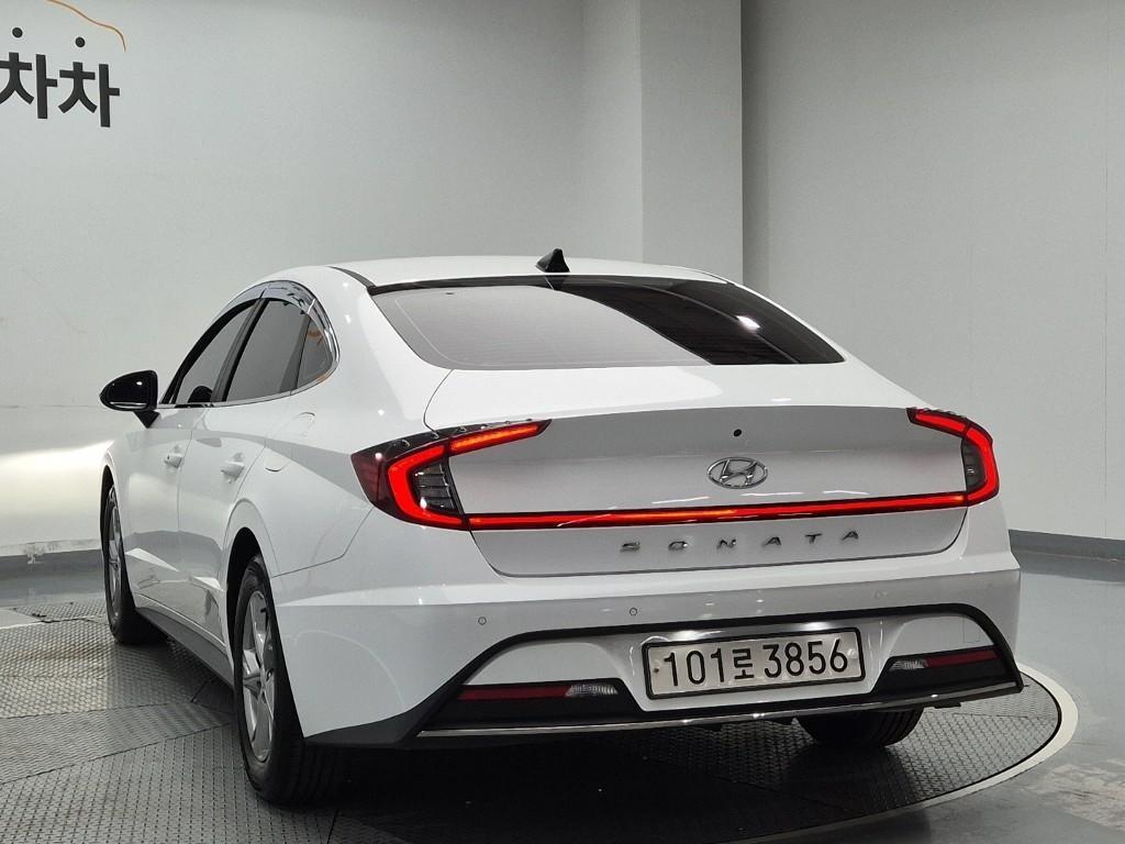 HYUNDAI Sonata - Vista 2