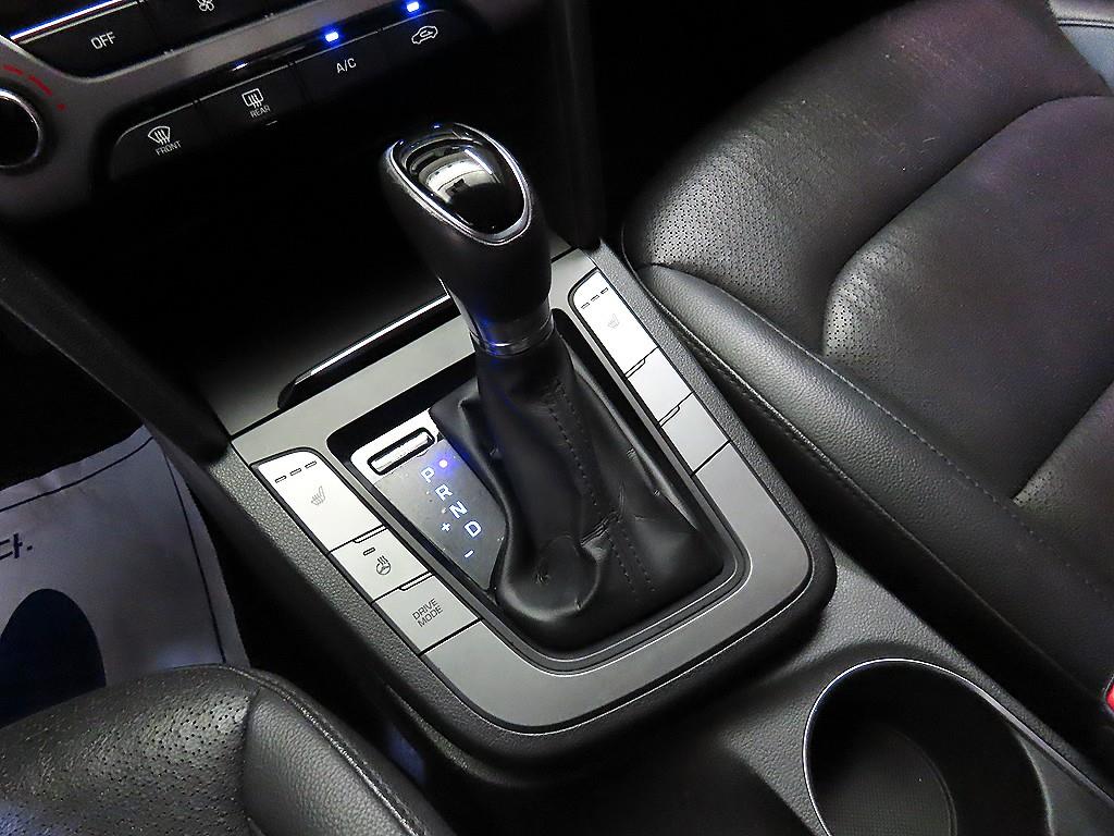 HYUNDAI Avante - Vista 12
