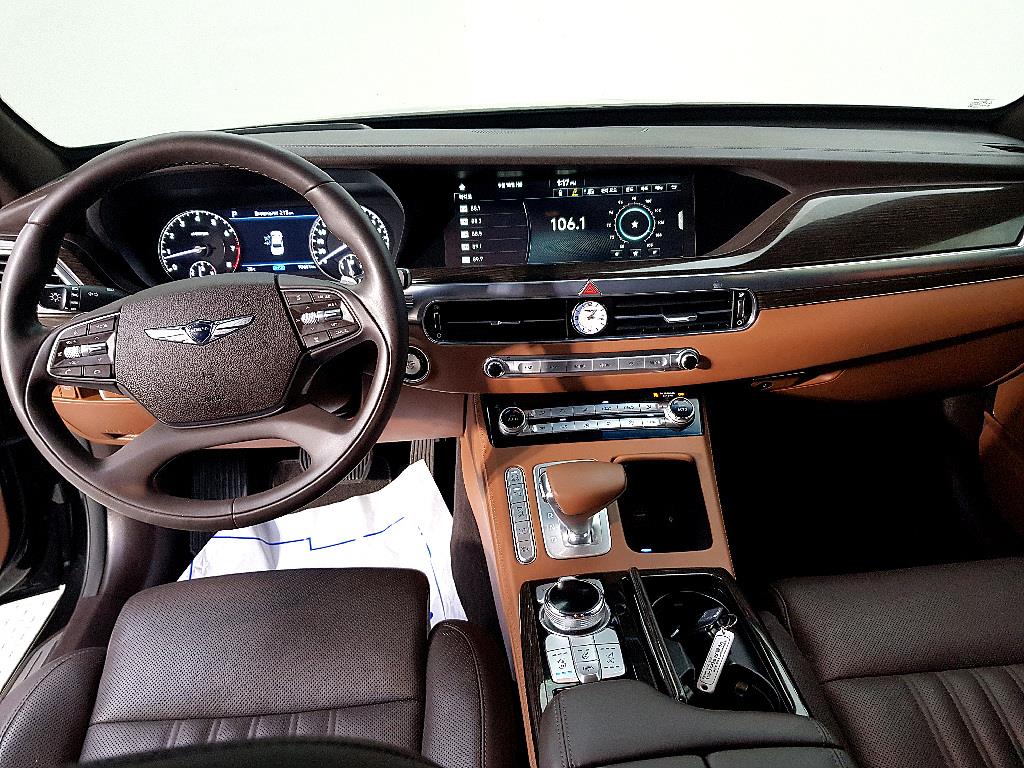 Genesis G90 - Vista 5