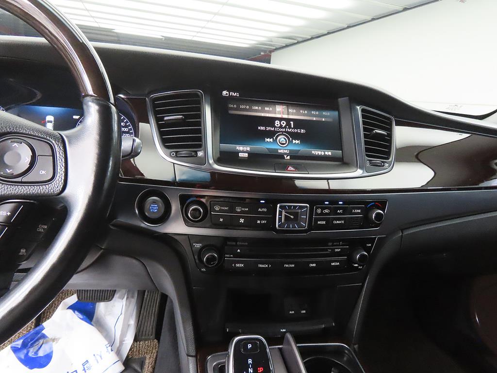HYUNDAI Equus - Vista 10