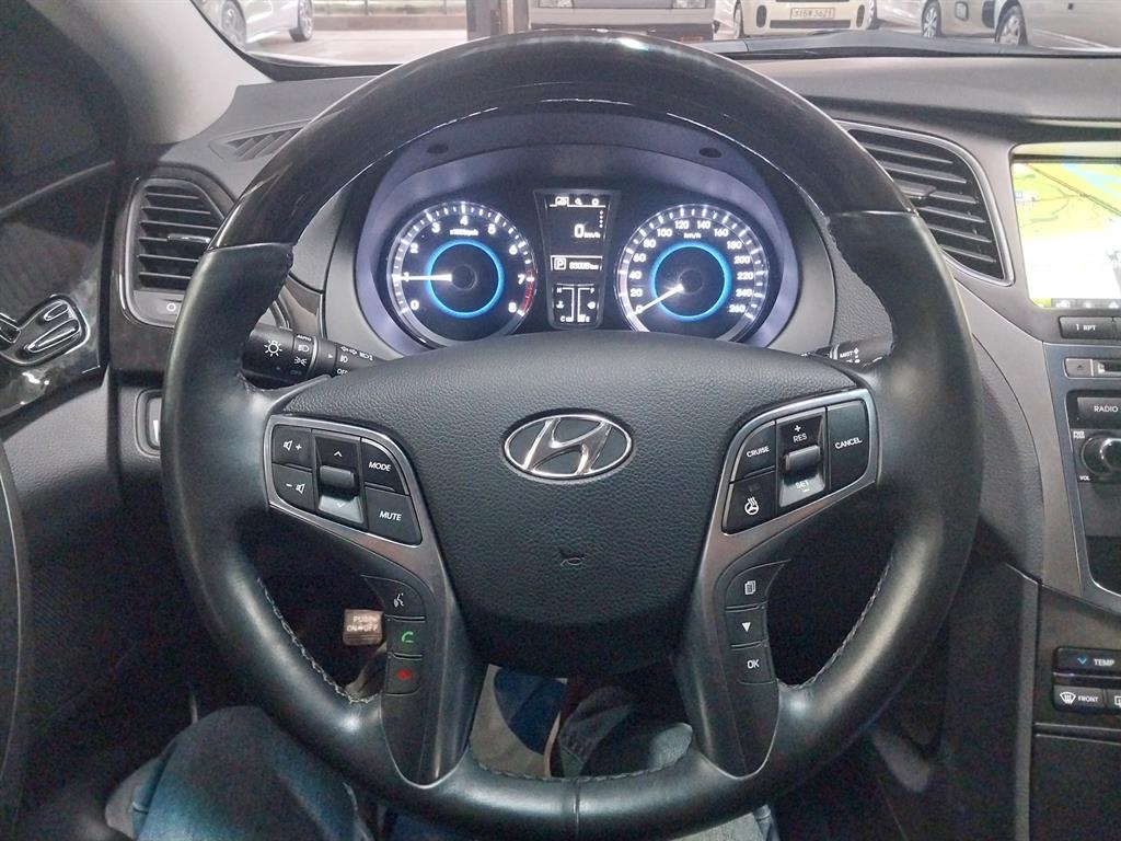 HYUNDAI Grandeur - Vista 11