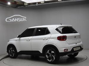 HYUNDAI Venue - Vista 6