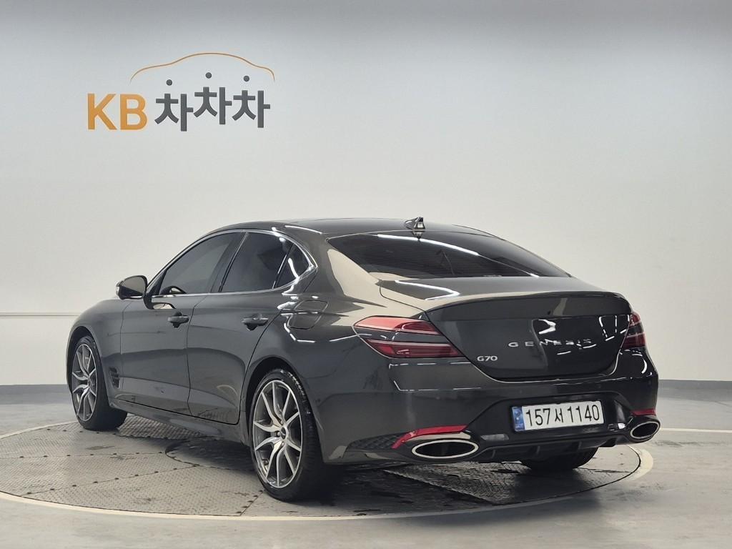 Genesis G70 - Vista 2