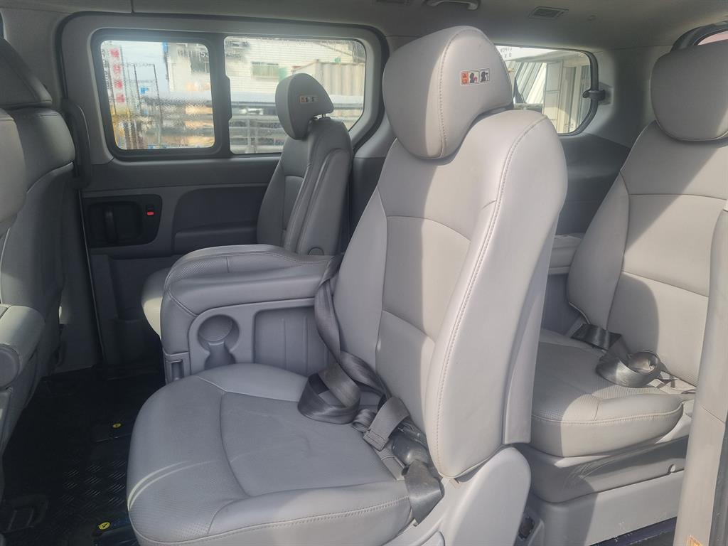 HYUNDAI Starex 2016 Plateado - Importación desde Corea - HF Imports Iquique - Foto 18