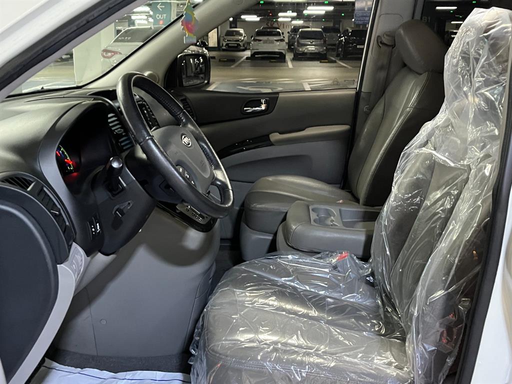 KIA Carnival - Vista 12