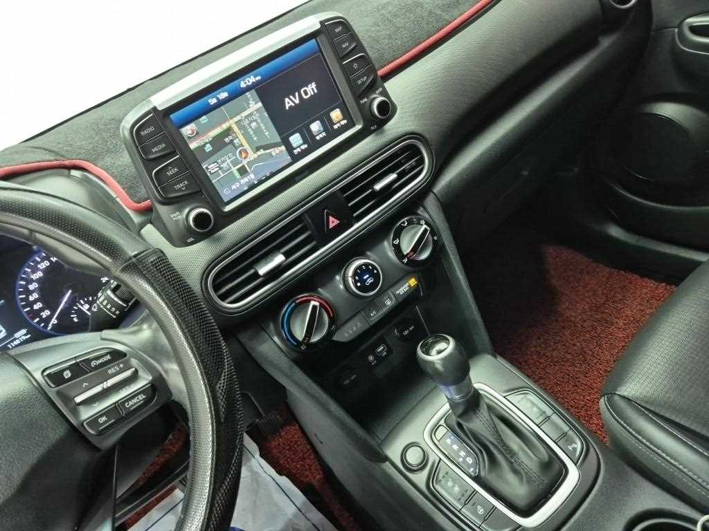 HYUNDAI Kona - Vista 10