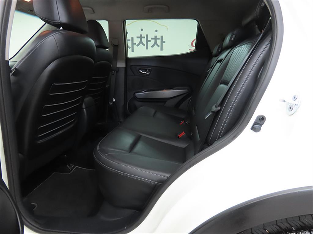 Ssangyong Tivoli - Vista 6