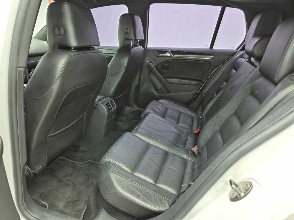 Volkswagen Golf - Vista 12