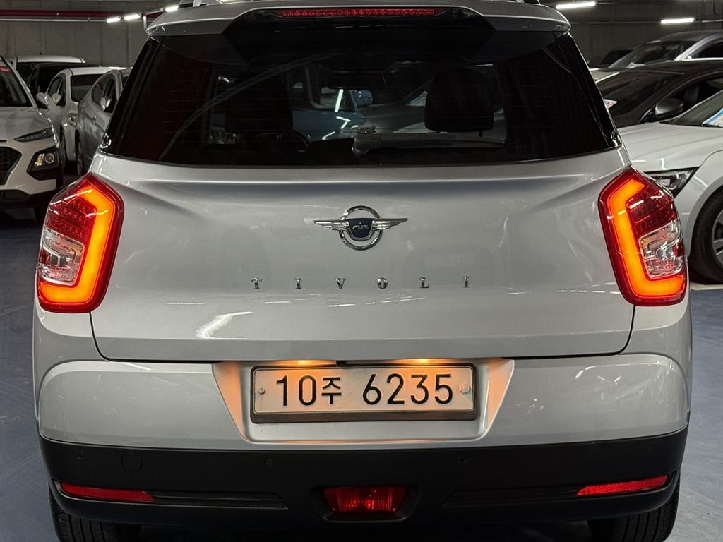 Ssangyong Tivoli - Vista 4